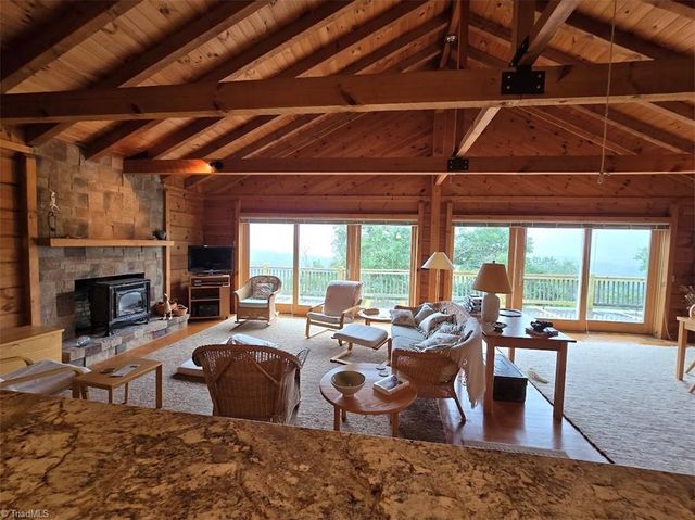 979 Wagon Road, Warrensville, NC 28693