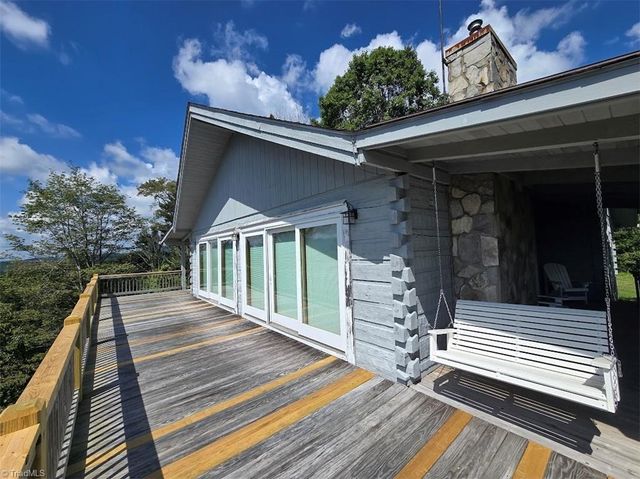 979 Wagon Road, Warrensville, NC 28693