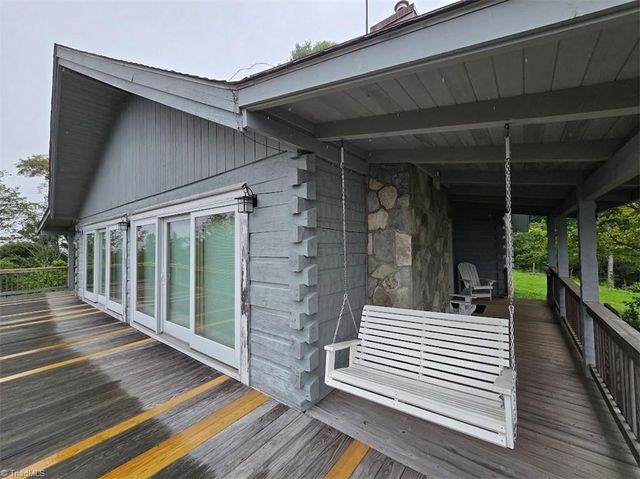 979 Wagon Road, Warrensville, NC 28693