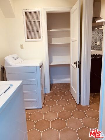 1302 S Orange Drive, Los Angeles, CA 90019