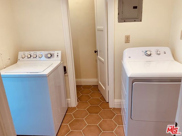 1302 S Orange Drive, Los Angeles, CA 90019
