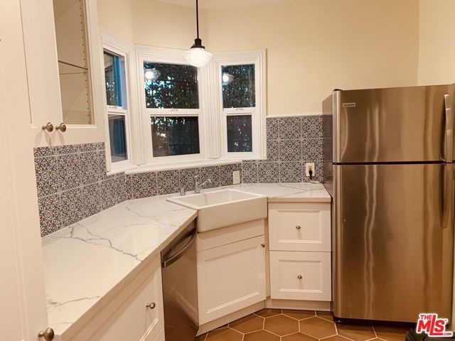 1302 S Orange Drive, Los Angeles, CA 90019