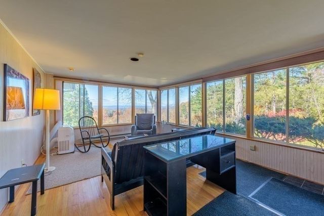 41 Arnold Rd, Pelham, MA 01002