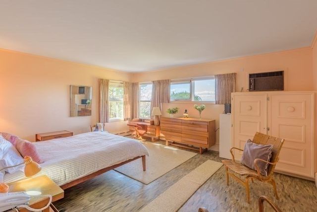 41 Arnold Rd, Pelham, MA 01002