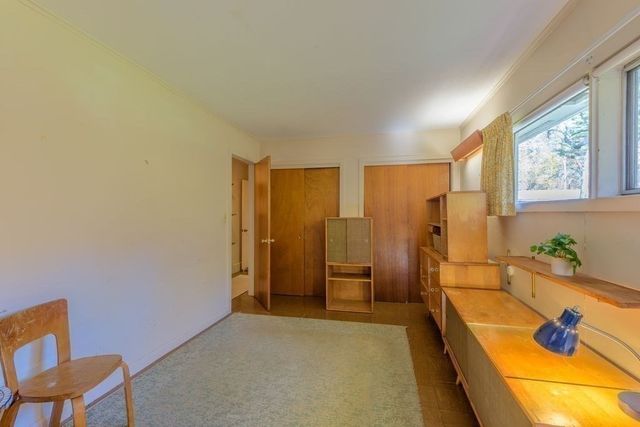 41 Arnold Rd, Pelham, MA 01002