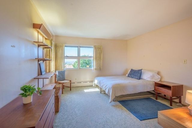 41 Arnold Rd, Pelham, MA 01002