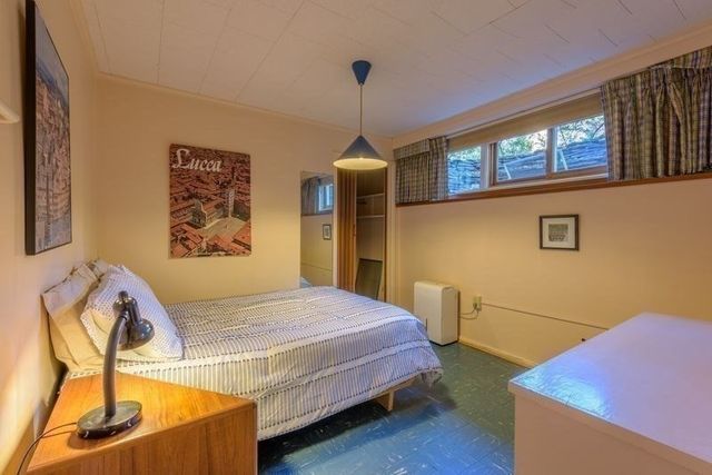 41 Arnold Rd, Pelham, MA 01002