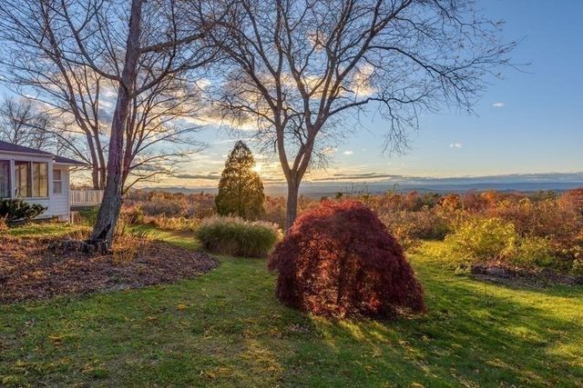 41 Arnold Rd, Pelham, MA 01002