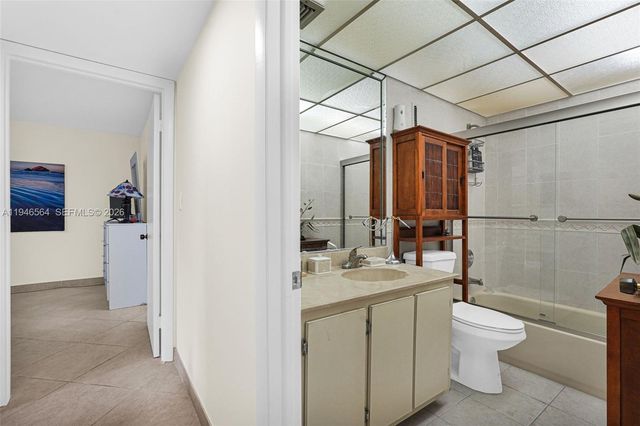 10825 SW 112th Ave 216, Miami, FL 33176