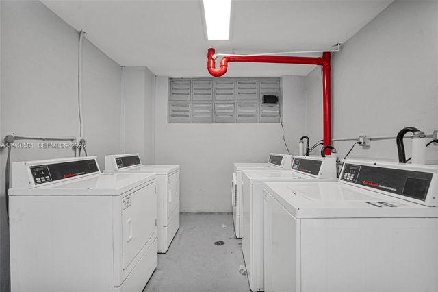 10825 SW 112th Ave 216, Miami, FL 33176