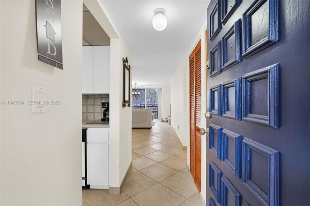 10825 SW 112th Ave 216, Miami, FL 33176