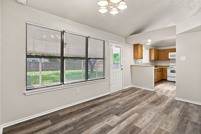 4017 Knights Bridge Drive, Rowlett, TX 75088