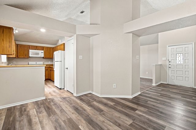 4017 Knights Bridge Drive, Rowlett, TX 75088