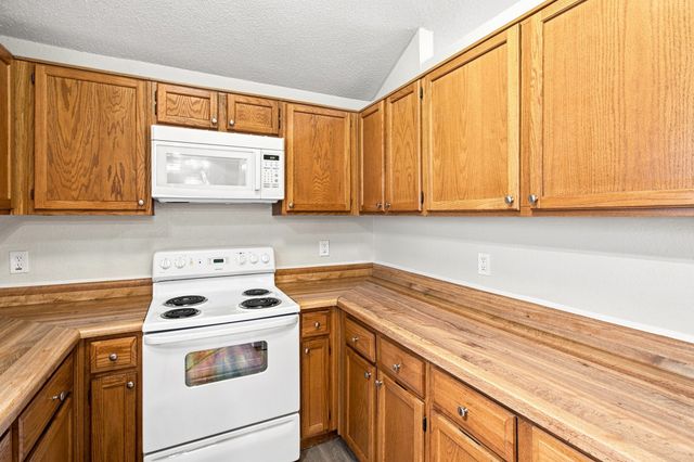 4017 Knights Bridge Drive, Rowlett, TX 75088