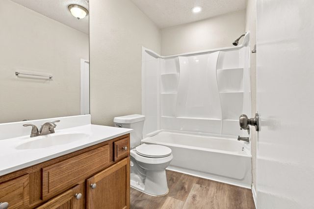 4017 Knights Bridge Drive, Rowlett, TX 75088
