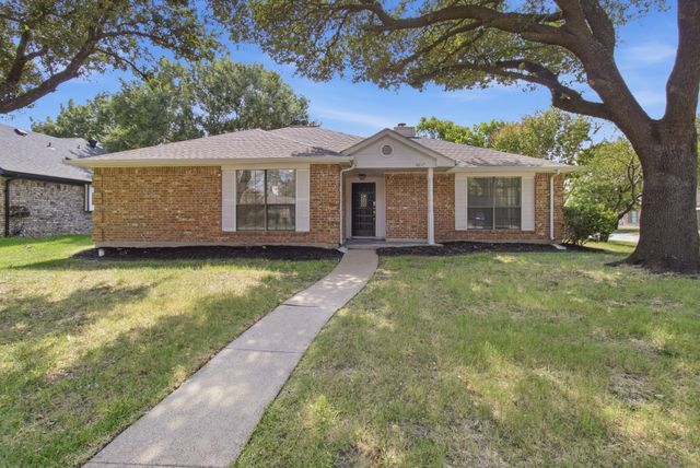 4017 Knights Bridge Drive, Rowlett, TX 75088