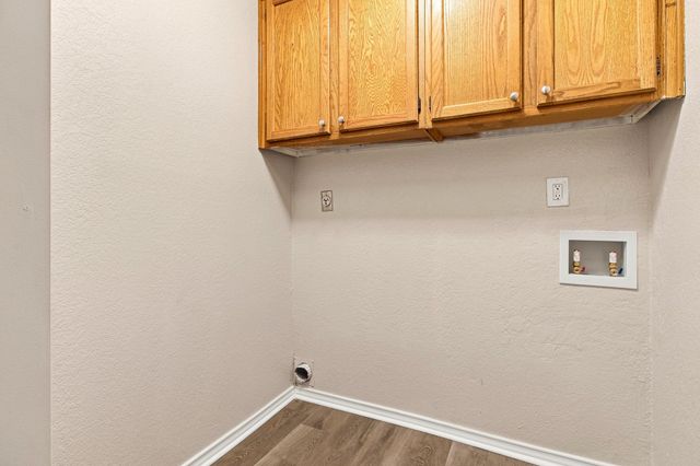 4017 Knights Bridge Drive, Rowlett, TX 75088