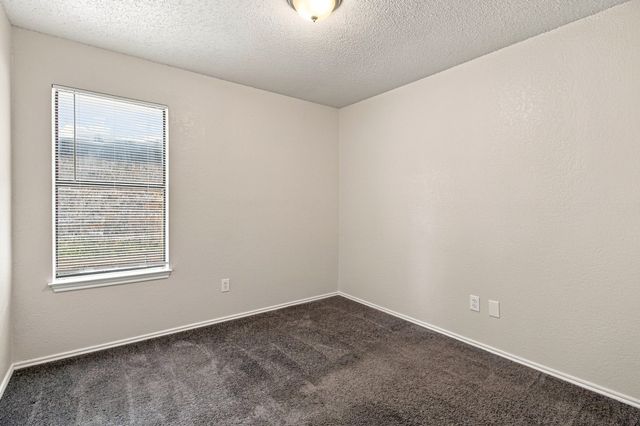 4017 Knights Bridge Drive, Rowlett, TX 75088
