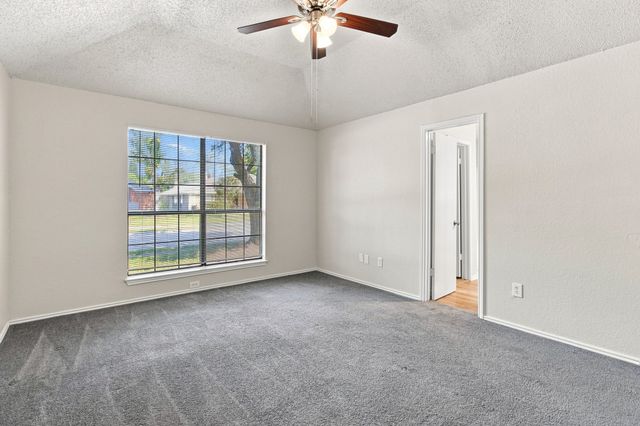 4017 Knights Bridge Drive, Rowlett, TX 75088