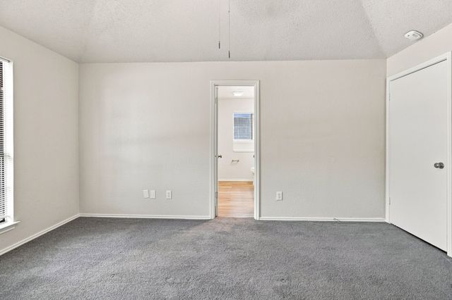 4017 Knights Bridge Drive, Rowlett, TX 75088