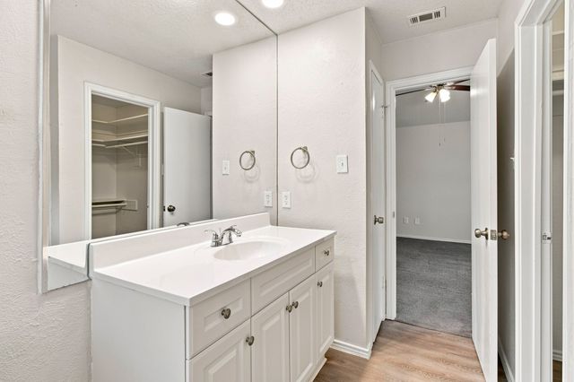 4017 Knights Bridge Drive, Rowlett, TX 75088