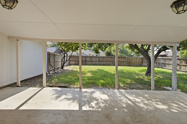 4017 Knights Bridge Drive, Rowlett, TX 75088
