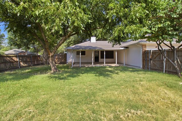 4017 Knights Bridge Drive, Rowlett, TX 75088