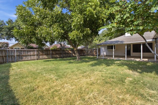 4017 Knights Bridge Drive, Rowlett, TX 75088