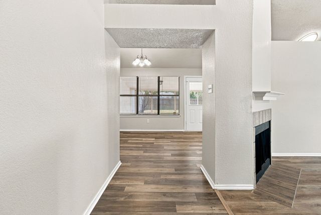 4017 Knights Bridge Drive, Rowlett, TX 75088