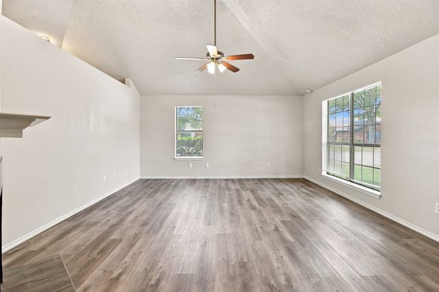 4017 Knights Bridge Drive, Rowlett, TX 75088