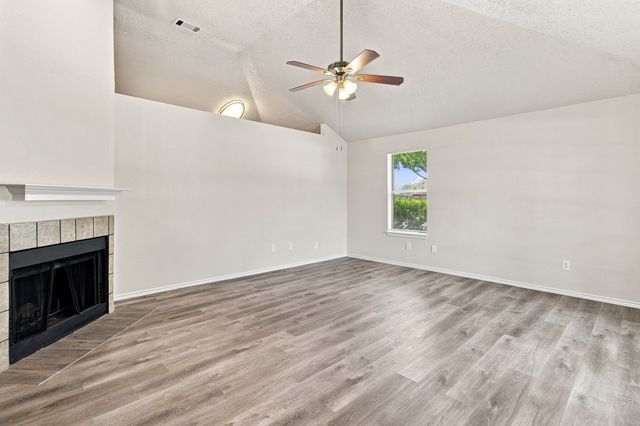 4017 Knights Bridge Drive, Rowlett, TX 75088