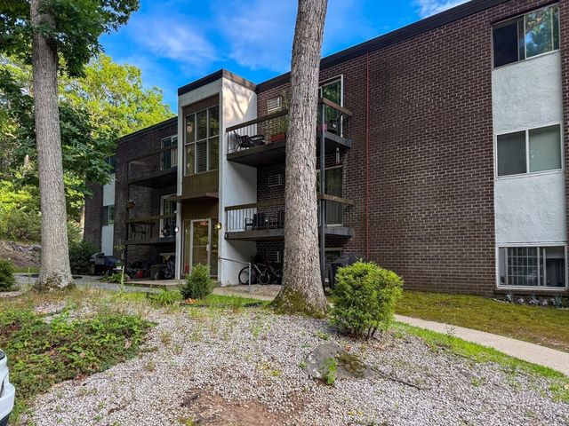599 Old West Central St D11, Franklin, MA 02038