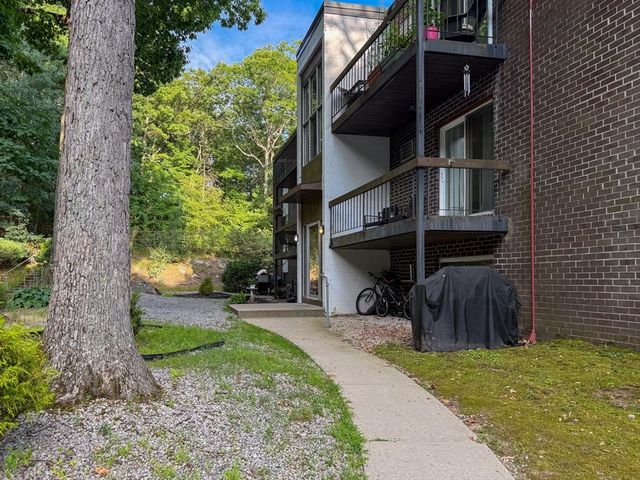 599 Old West Central St D11, Franklin, MA 02038