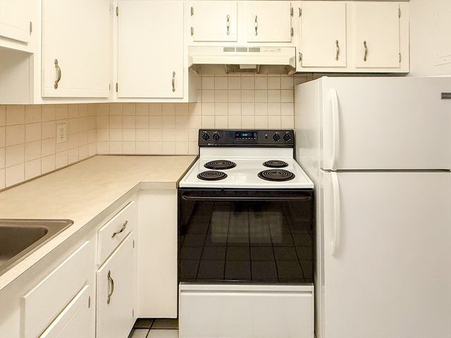 599 Old West Central St D11, Franklin, MA 02038