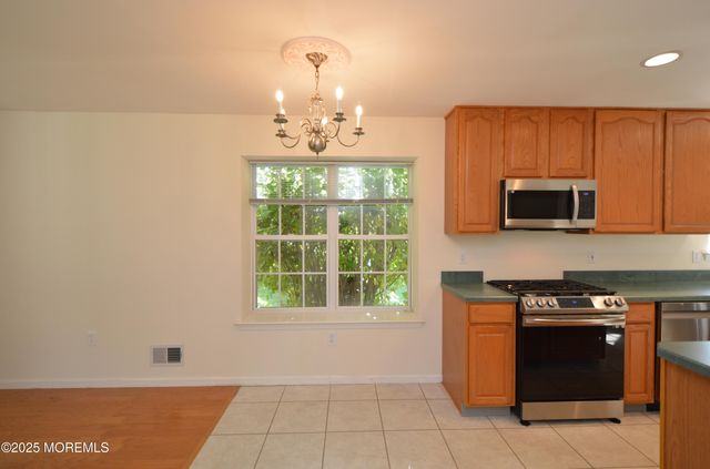 2976 Fieldcrest Lane, Toms River, NJ 08755