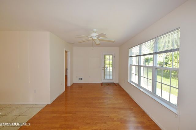 2976 Fieldcrest Lane, Toms River, NJ 08755