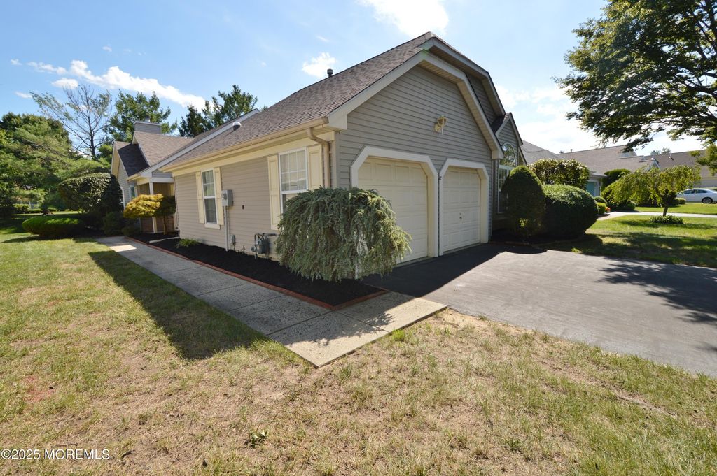 2976 Fieldcrest Lane, Toms River, NJ 08755