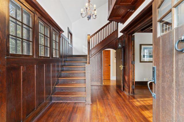 1 Elmdorf Drive, Scarsdale, NY 10583