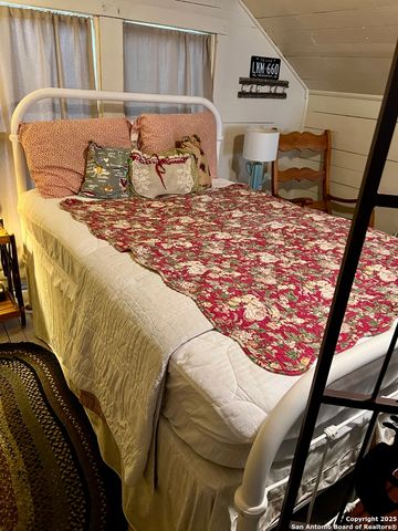 705 Weir, Karnes City, TX 78118