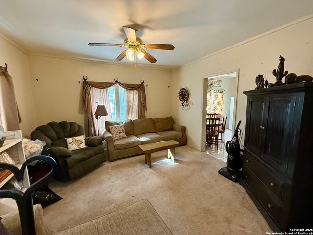 705 Weir, Karnes City, TX 78118