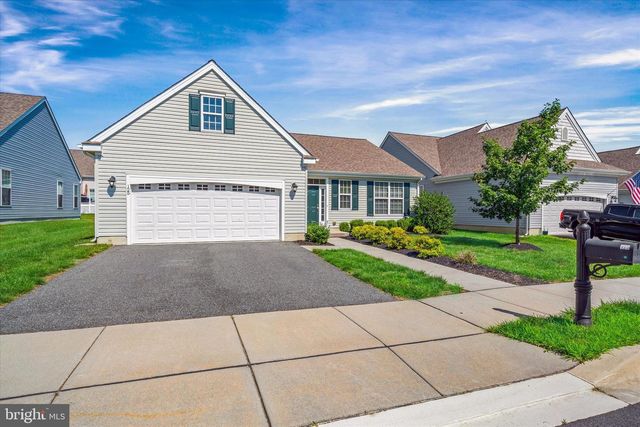 125 E CLARENDON DR, Smyrna, DE 19977