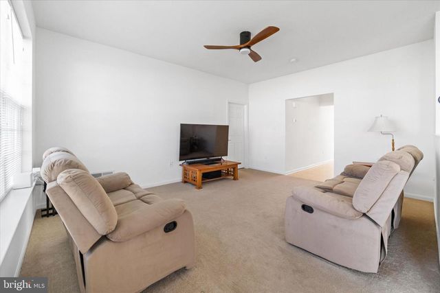 125 E CLARENDON DR, Smyrna, DE 19977