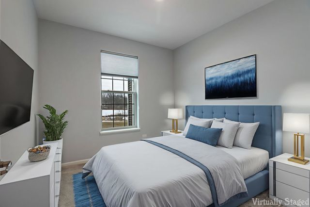 1058 Honey Locust Drive, Crystal Lake, IL 60012