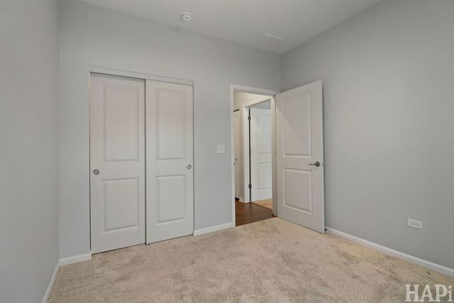 1058 Honey Locust Drive, Crystal Lake, IL 60012