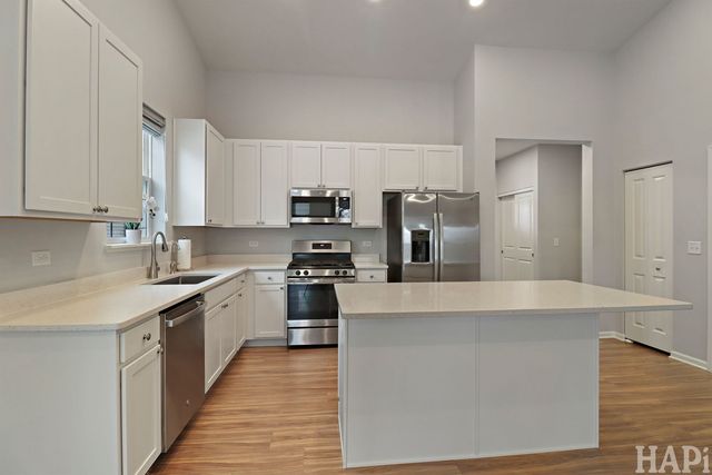 1058 Honey Locust Drive, Crystal Lake, IL 60012