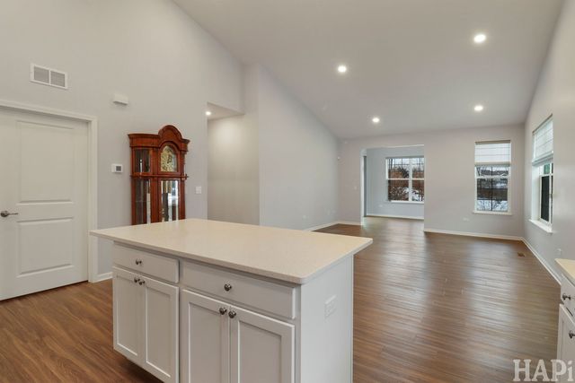 1058 Honey Locust Drive, Crystal Lake, IL 60012