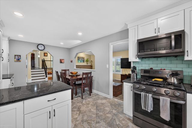 32843 Surow Drive, Warren, MI 48093