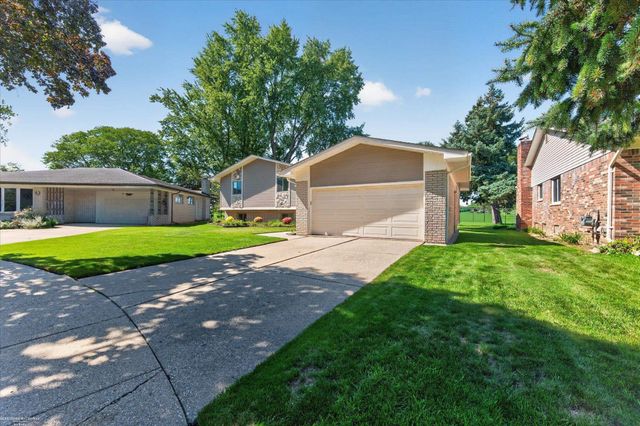 32843 Surow Drive, Warren, MI 48093