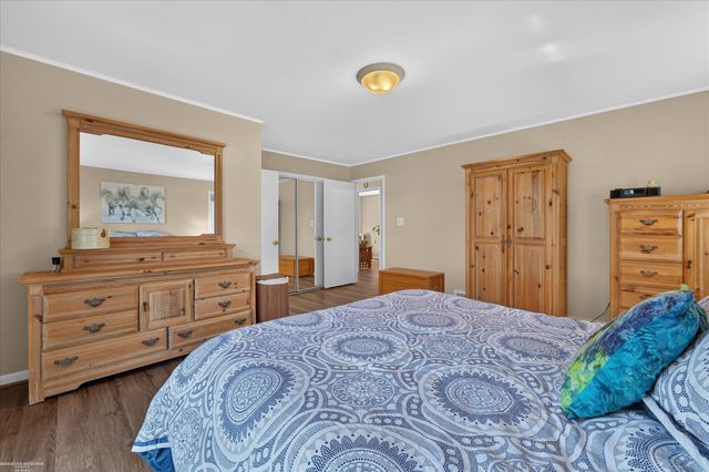 32843 Surow Drive, Warren, MI 48093