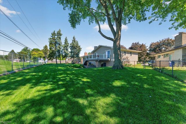32843 Surow Drive, Warren, MI 48093